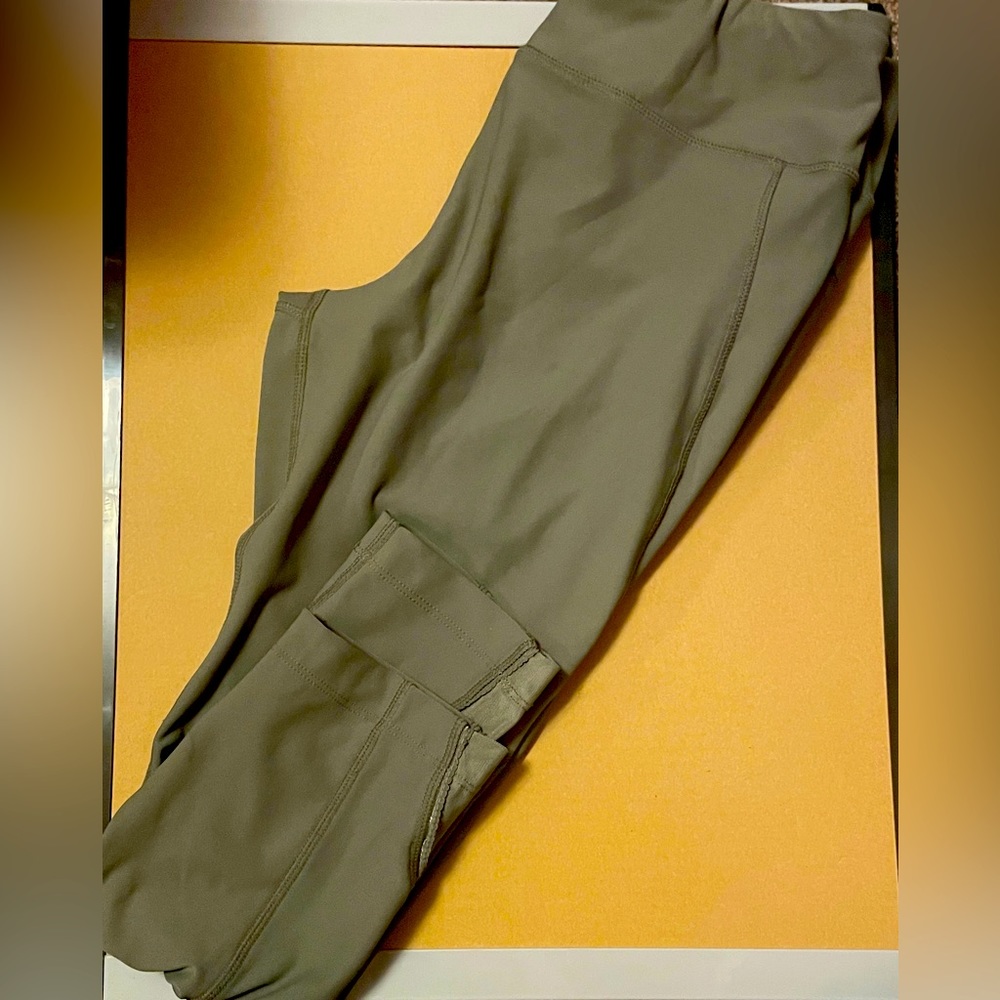 Avia leggings     Size Medium (8-10)      Grey       Somewhat New